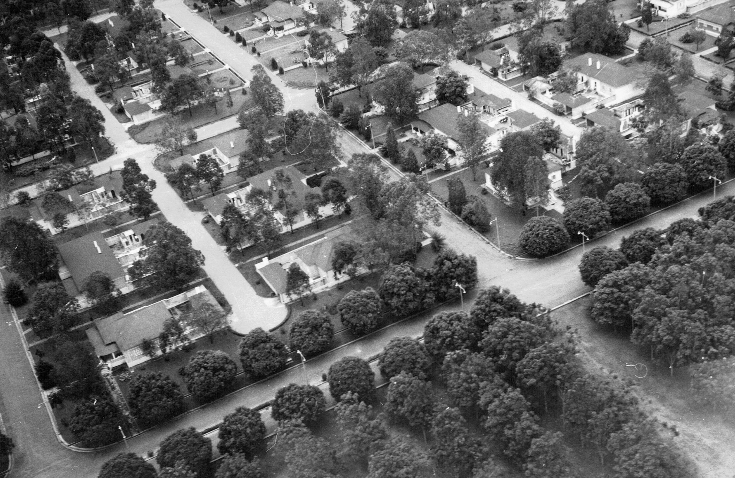 Building the Fringes of Empire: Mining Companies, Transnational Experts, Race and Space in Colonial Africa