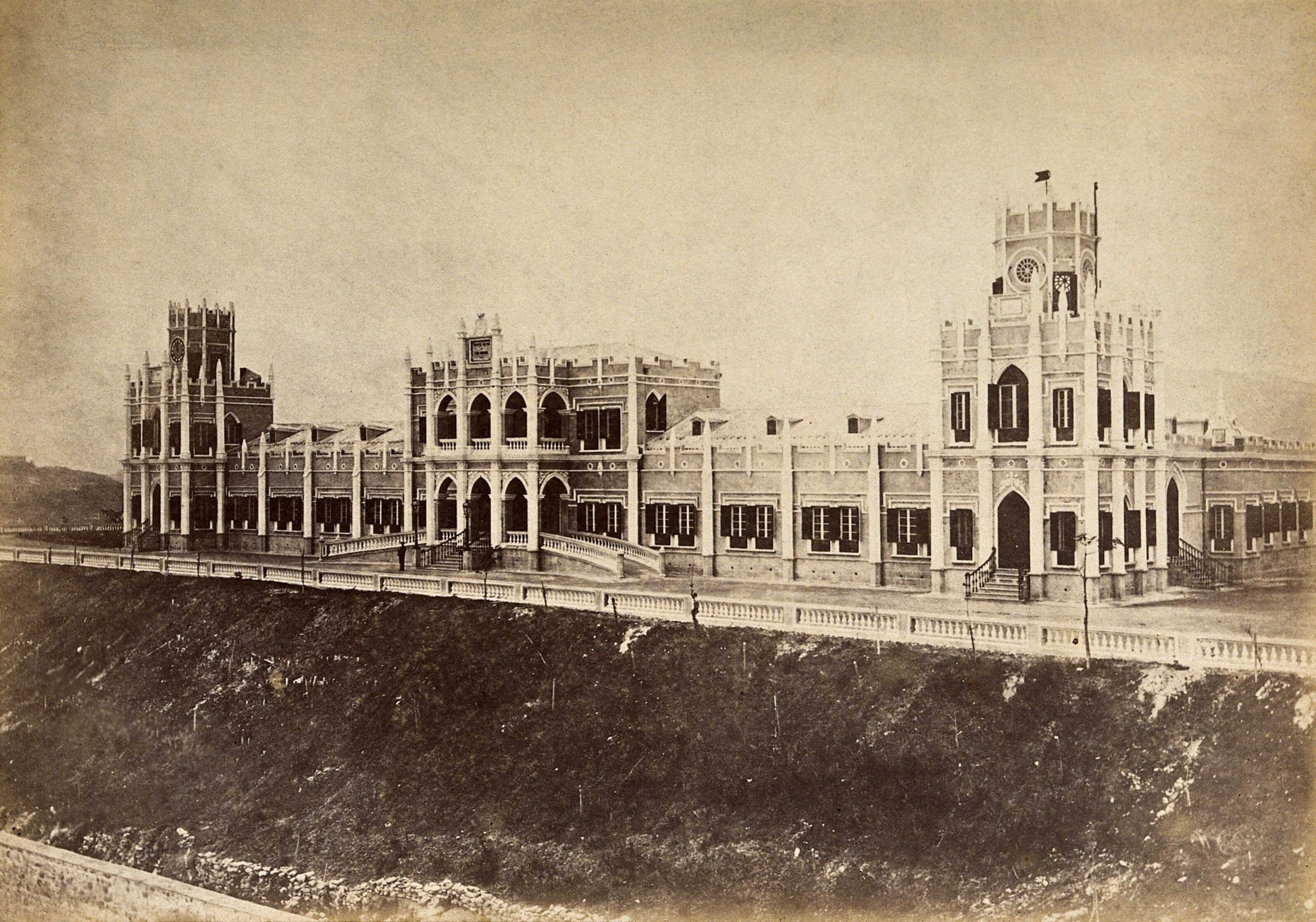 Building São Januário Hospital in Macau: Portuguese technical perspectives on Chinese labour