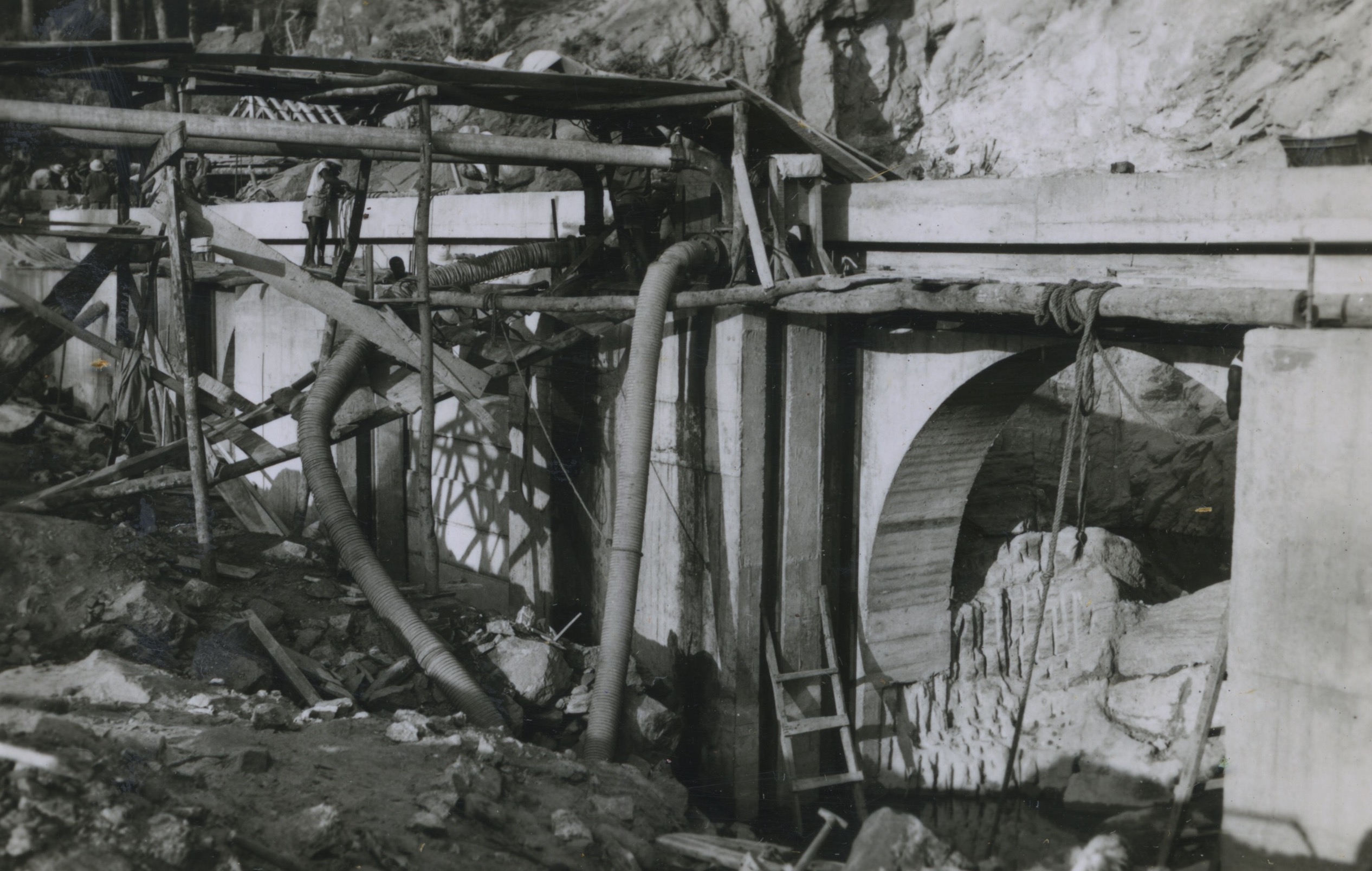 Concrete Colonialism: Material Power and Non-human Agency in Angola and Mozambique